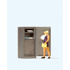Preiser 29106 - Overworked Secretary