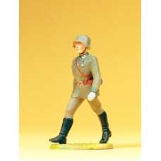 Preiser 56051 - Officer marching 1:25
