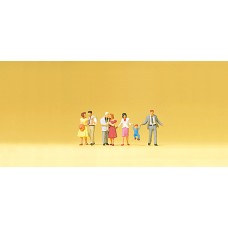 Preiser 79190 - Walking Couples